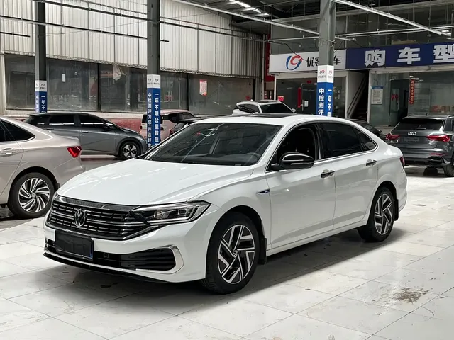 Volkswagen Sagitar 2024 300TSI DSG Surpass Edition
