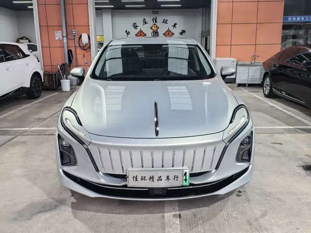 Hongqi E-QM5 2022 431km Charging Enjoyment Edition