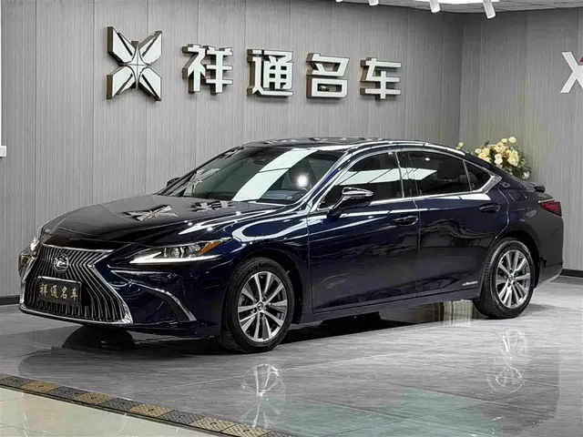 Lexus ES 2021 300h Excellence Edition