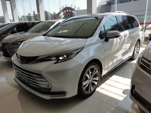 Toyota Sienna 2021 2.5L Hybrid Platinum Edition