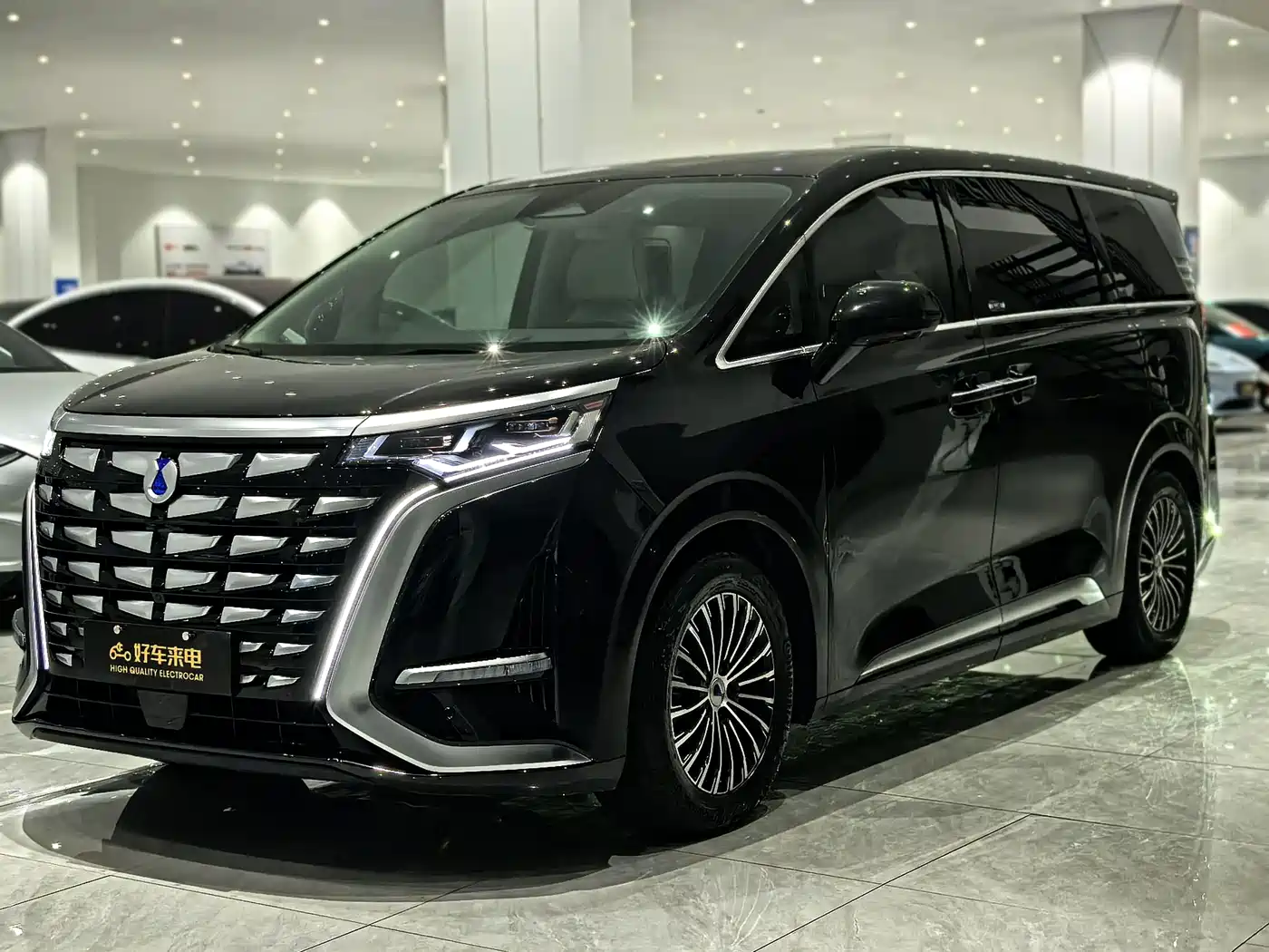 Denza D9 2024 DM-i 980 AWD Prestige