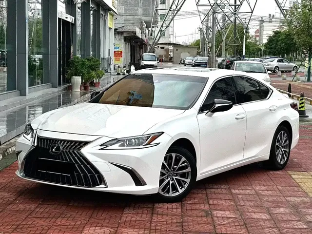Lexus ES 2022 300h Excellence Edition