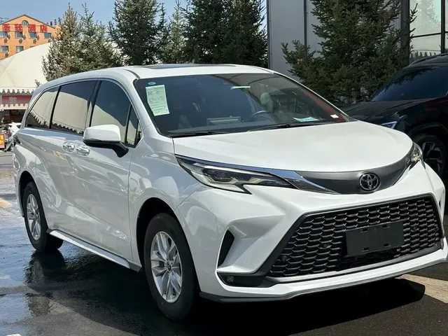 Toyota Granvia 2026 Model 2.5L Hybrid Comfort Edition