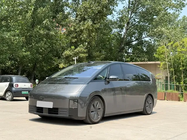 Li Auto MEGA 2025 Model Home Family Special Edition