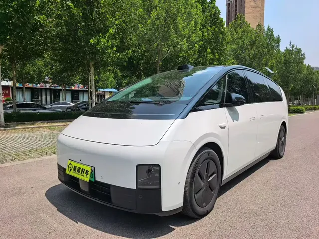 Li Auto MEGA 2024 Ultra