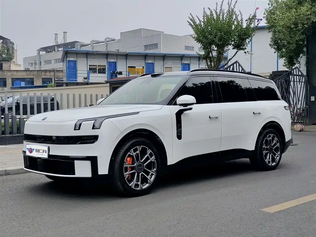 Lynk & Co 900 2025 1.5T Ultra