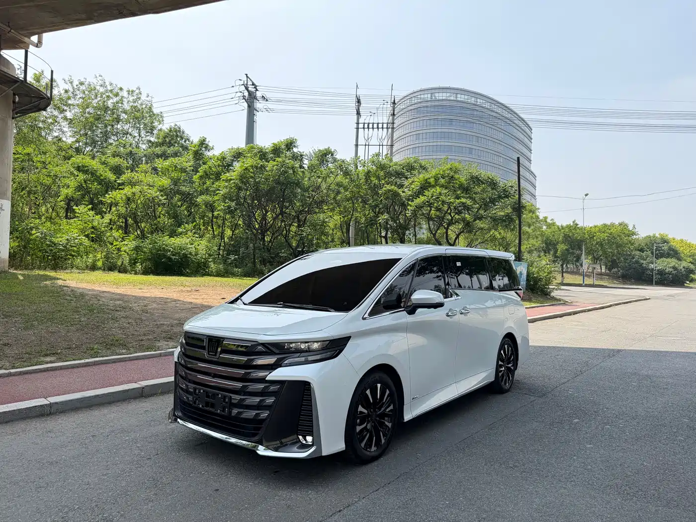 Toyota Vellfire 2024 Crown Hybrid 2.5L Executive Premium Edition