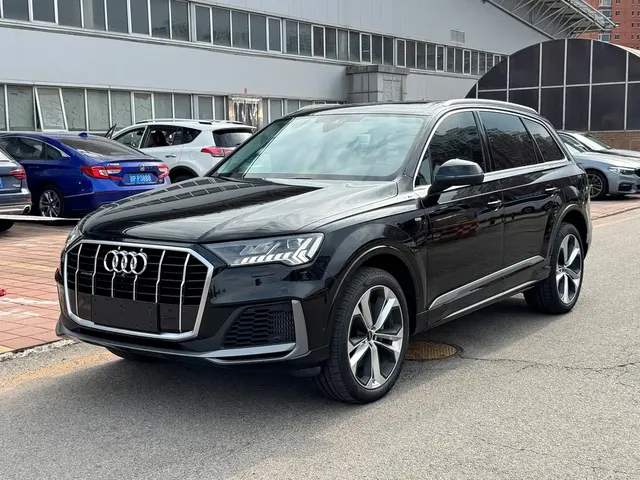 Audi Q7 2023 55 TFSI quattro S line Sport