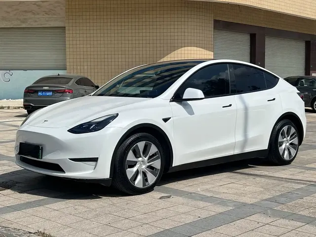 Tesla Model Y 2023 Long Range All-Wheel Drive Edition