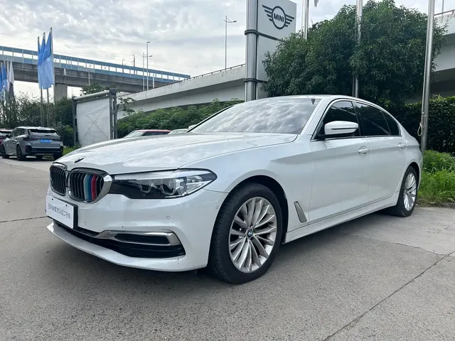 BMW 5 Series 2020 525Li Luxury Package