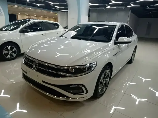 Volkswagen Bora 2023 300TSI DSG Premium Edition