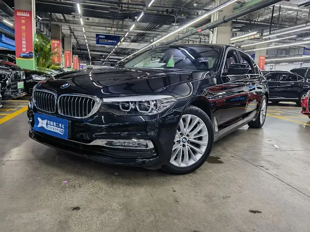 BMW 5 Series 2018 525Li Luxury Package