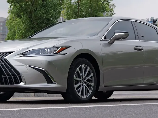 Lexus ES 2023 200 Excellence Edition