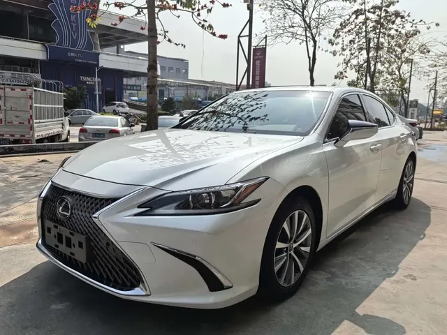 Lexus ES 2020 Model 300h Excellence Edition