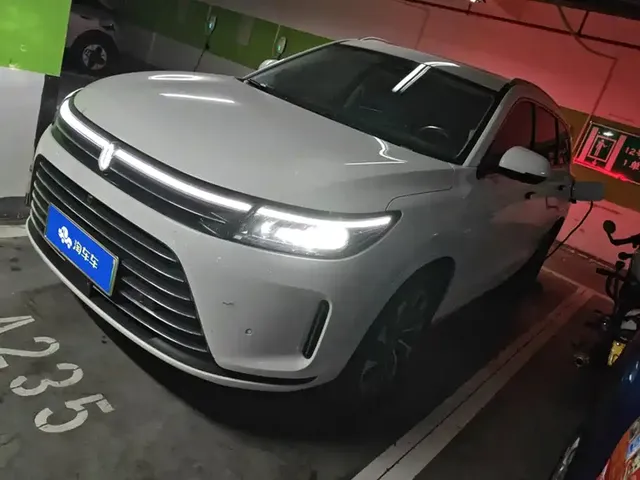AITO Wenjie AITO M7 2022 1.5T AWD Luxury Edition