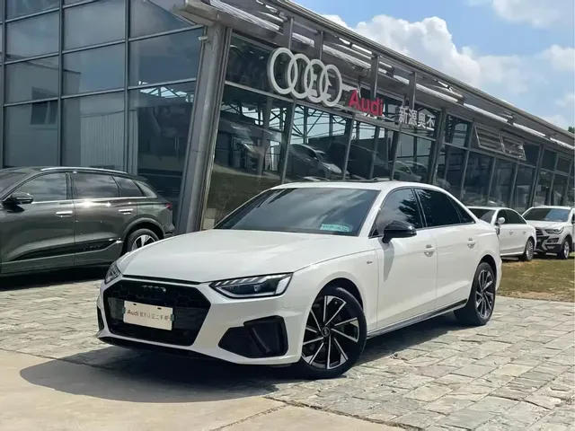 Audi A4L 2023 40 TFSI Luxury Sport