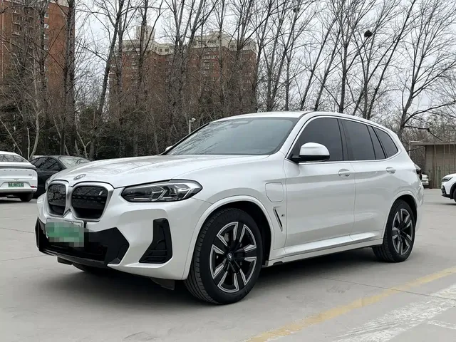 BMW iX3 2022 Leading Edition