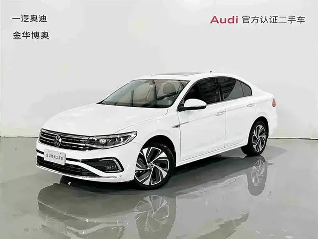 Volkswagen Bora 2023 300TSI DSG Premium Edition