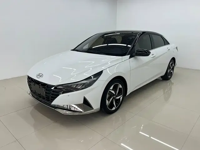 Hyundai Elantra 2022 1.5L CVT LUX Premium Edition