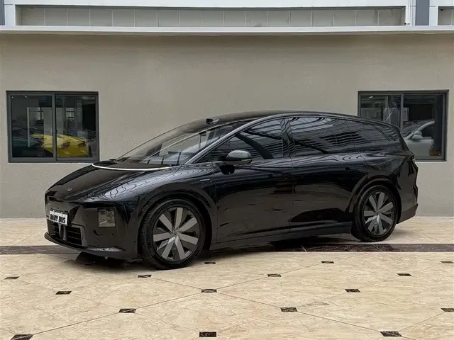 Li Auto Li i8 2025 Standard Edition