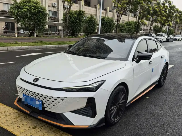 Changan UNI-V 2024 1.5T Deluxe