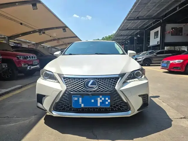 Lexus CT 2017 CT200h Elite Edition Monochrome China V