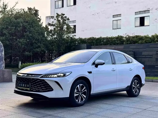 BYD Qin PLUS 2025 DM-i Smart Drive Edition 120KM Surpassing Type