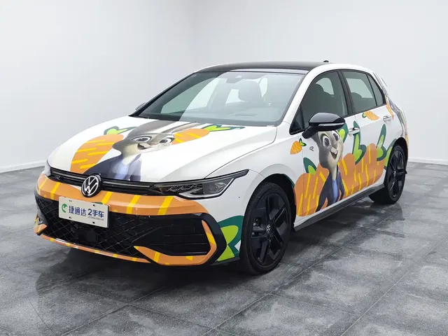 Volkswagen Golf 2025 300TSI R-Line
