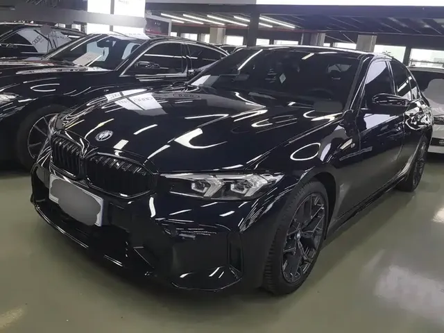 BMW 3 Series 2025 330i M Sport Night Edition