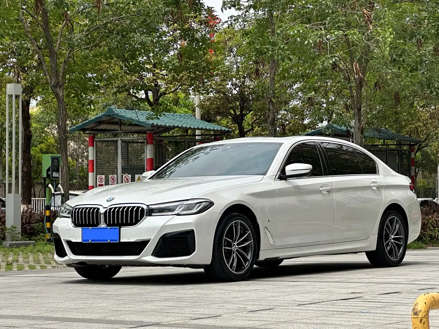 BMW 5 Series 2022 525Li M Sport Package