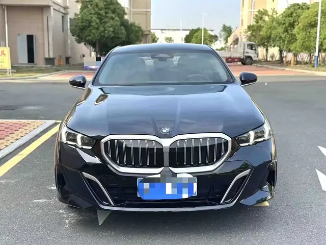 BMW 5 Series 2024 525Li M Sport Package