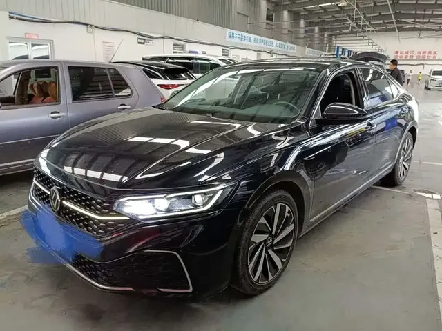 Volkswagen Passat 2022 330TSI Starlight Luxury Edition