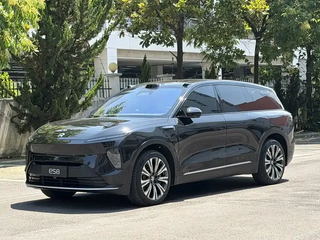 NIO ES8 2023 75kWh