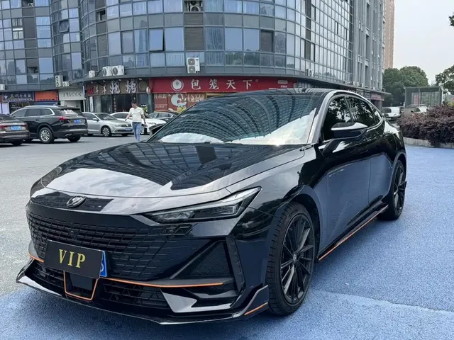 Changan UNI-V 2023 1.5T Sport Edition