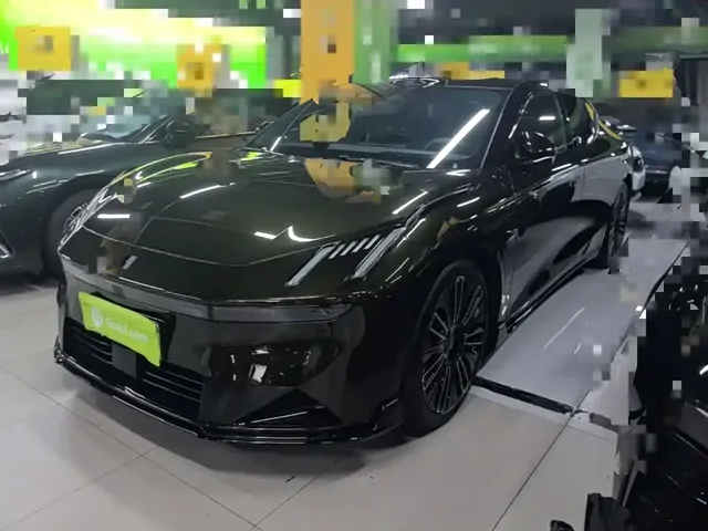 Lynk & Co 10 EM-P 2025 240 AWD Ultra Sport Edition
