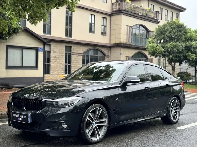 BMW 3 Series GT 2018 330i xDrive M Sport