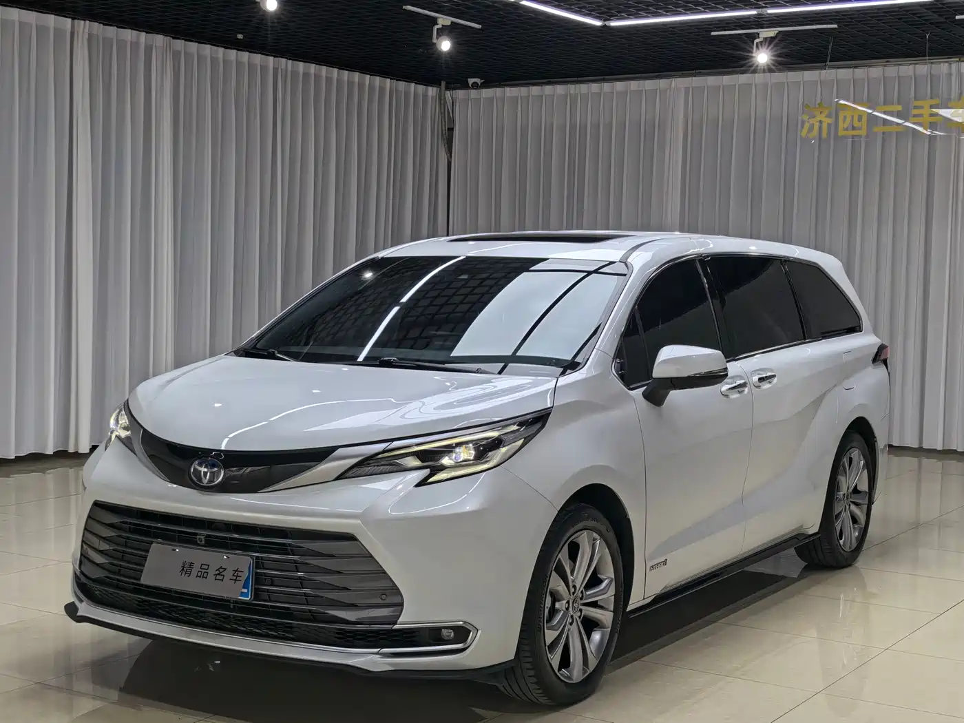 Toyota Sienna 2023 2.5L Hybrid Premium Edition