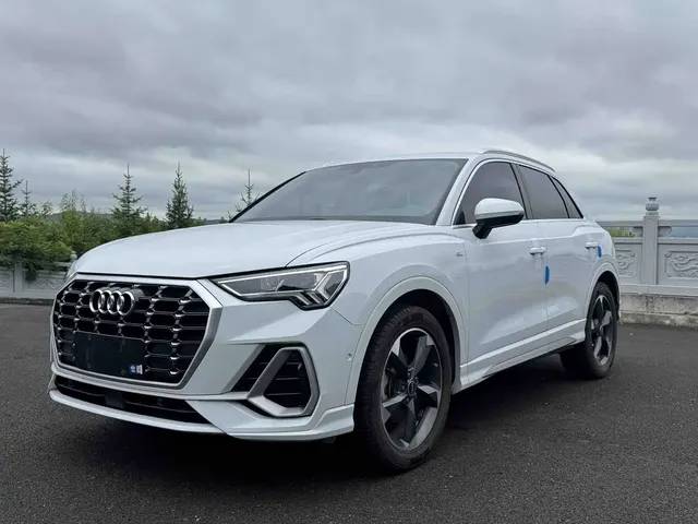 Audi Q3 2023 35 TFSI Fashion Dynamic (1.4T)