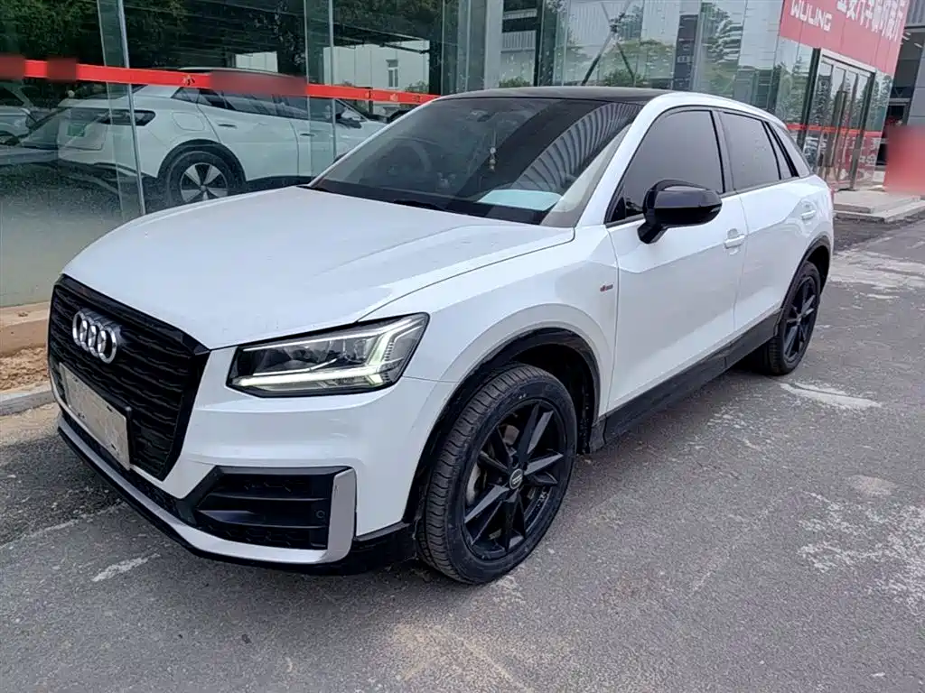Audi Q2L 2020 35 TFSI Fashion Dynamic Model