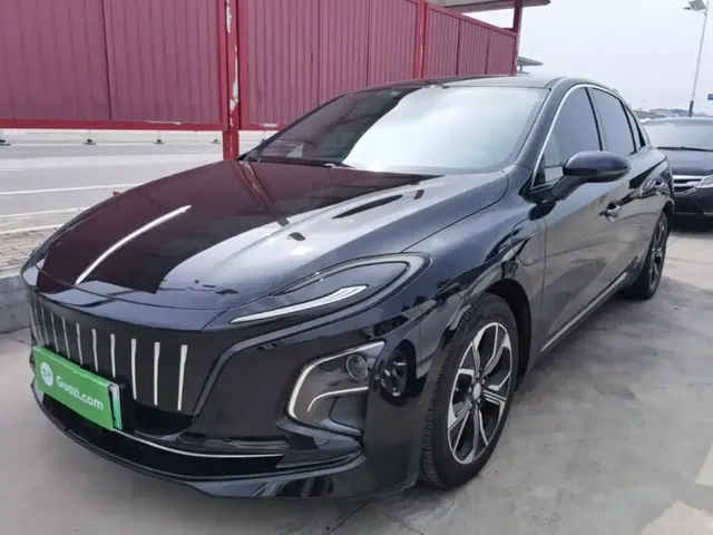 Hongqi E-QM5 2023 Facelift Basic Travel Edition