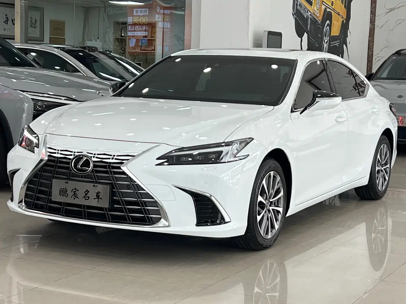 Lexus ES 2025 200 Ultimate Edition