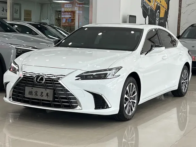 Lexus ES 2025 200 Ultimate Edition