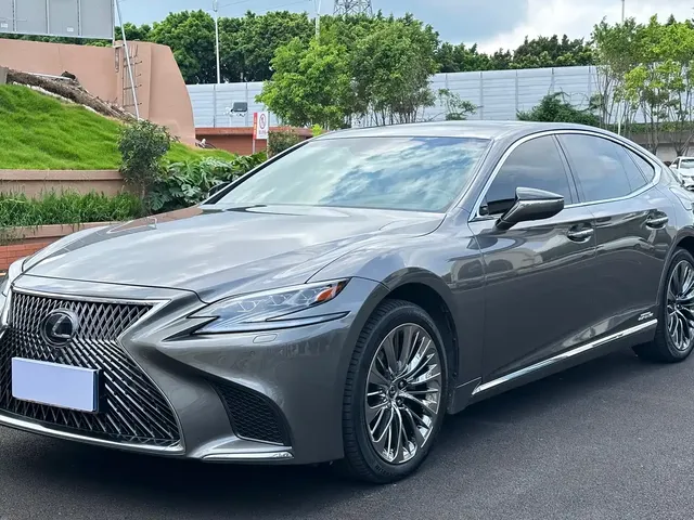 Lexus LS 2020 500h Luxury (China VI)
