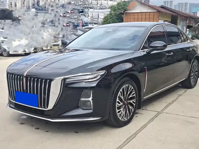 Hongqi H5 2024 2.0T Automatic Smart Connect Flag Smooth Edition