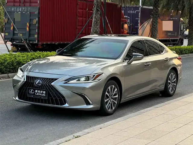 Lexus ES 2021 300h Excellence Edition