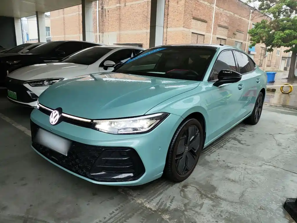 Volkswagen Passat 2025 Model Pro 380TSI Starlight Dragon Premium Edition