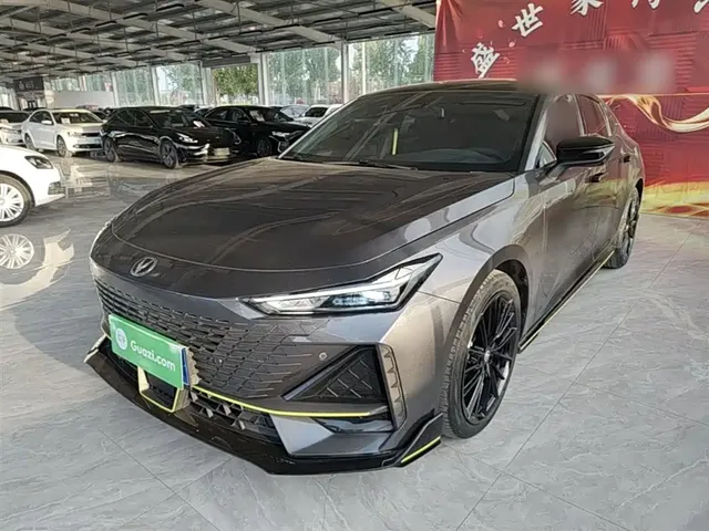 Changan UNI-V 2023 1.5T Luxury Edition