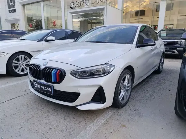 BMW 1 Series 2023 120i M Sport Shadow Edition