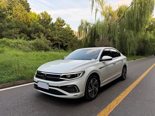 Volkswagen Bora 2024 300TSI DSG Premium Ride Edition