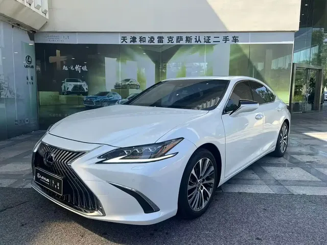 Lexus ES 2020 Model 300h Premium Edition